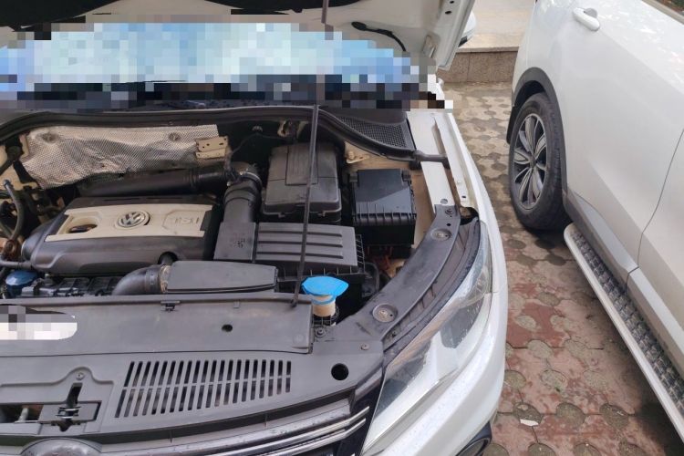 Used Volkswagen Tiguan 2012 2.0 TSI Comfort Edition Engine Bay Left