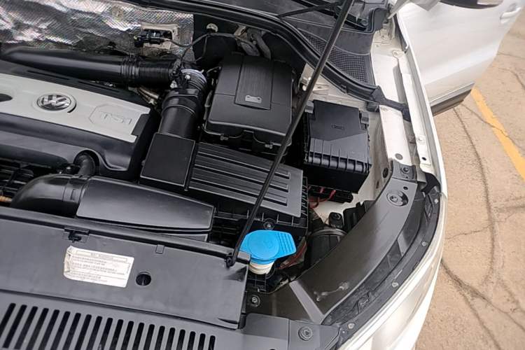Used Volkswagen Tiguan 2012 1.8TSI Automatic Two-Wheel Drive Urban Edition Engine Bay Left