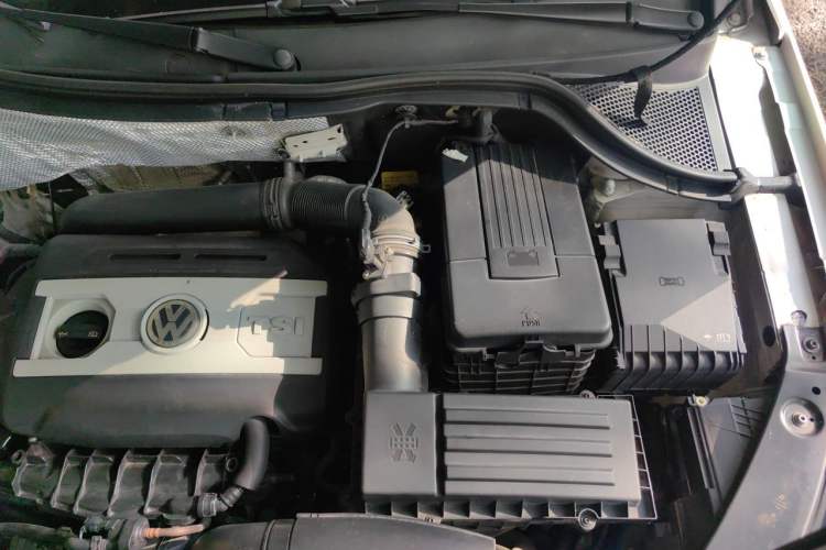 Used Volkswagen Tiguan 2012 2.0 TSI Luxury Edition Engine Bay Left