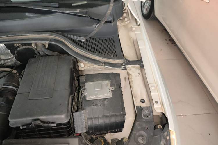 Used Volkswagen Tiguan 2012 1.8TSI Automatic All-Wheel Drive Fashion Edition Engine Bay Left