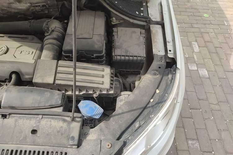 Used Volkswagen Tiguan 2012 1.8TSI Automatic Two-Wheel Drive Elite Edition Engine Bay Left