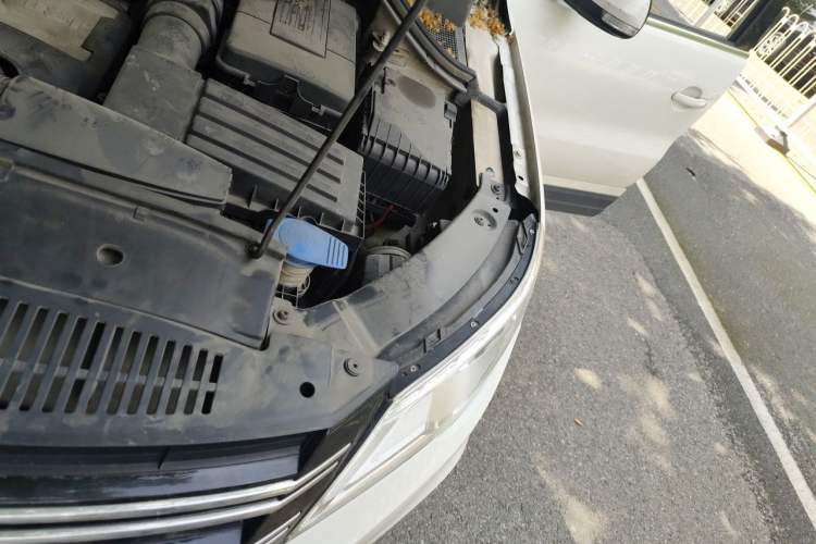 Used Volkswagen Tiguan 2012 1.8TSI Automatic All-Wheel Drive Elite Edition Engine Bay Left
