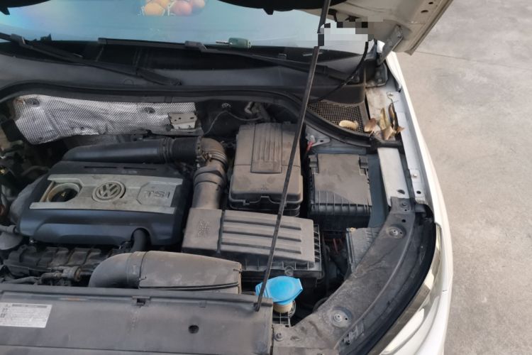 Used Volkswagen Tiguan 2012 2.0 TSI Luxury Edition Engine Bay Left