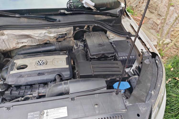 Used Volkswagen Tiguan 2012 1.8TSI Automatic Two-Wheel Drive Trend Edition Engine Bay Left