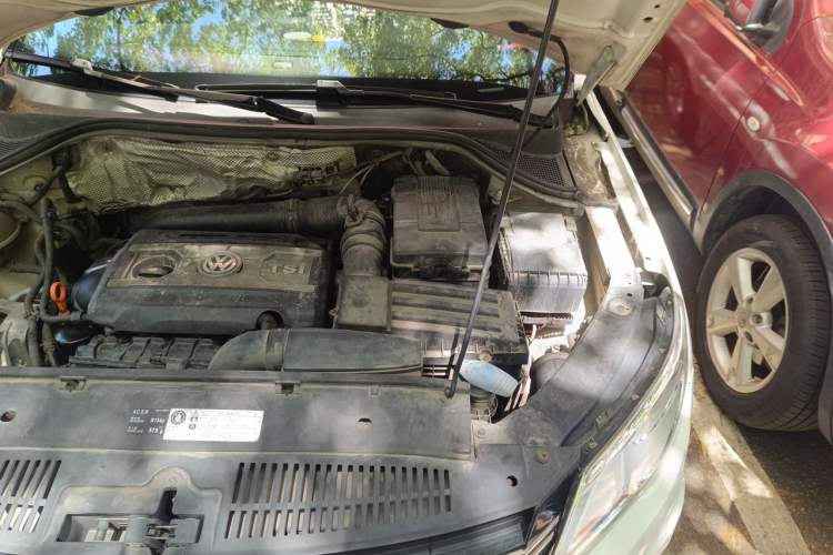 Used Volkswagen Tiguan 2012 1.8TSI Automatic Two-Wheel Drive Trend Edition Engine Bay Left