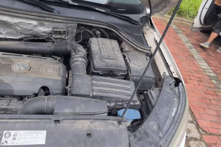 Used Volkswagen Tiguan 2012 1.8TSI Automatic Two-Wheel Drive Elite Edition Engine Bay Left
