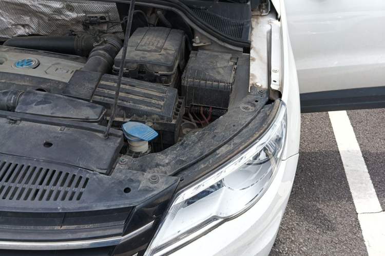 Used Volkswagen Tiguan 2012 1.8TSI Automatic Two-Wheel Drive Urban Edition Engine Bay Left