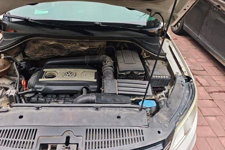 Used Volkswagen Tiguan 2012 1.8TSI Automatic All-Wheel Drive Fashion Edition Engine Bay Left