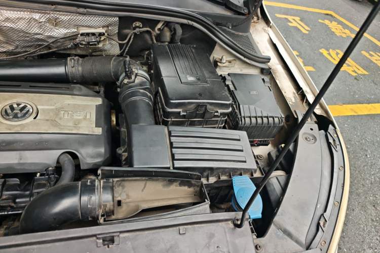 Used Volkswagen Tiguan 2012 2.0 TSI Automatic All-Wheel Drive Elite Edition Engine Bay Left