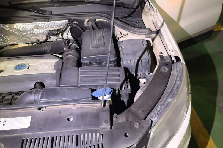 Used Volkswagen Tiguan 2012 2.0 TSI Automatic All-Wheel Drive Flagship Edition Engine Bay Left