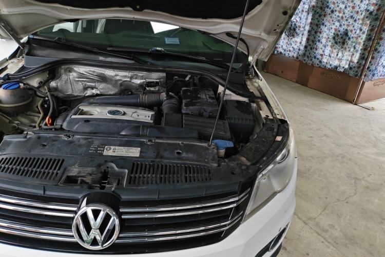 Used Volkswagen Tiguan 2012 2.0 TSI Automatic All-Wheel Drive Flagship Edition Engine Bay Left