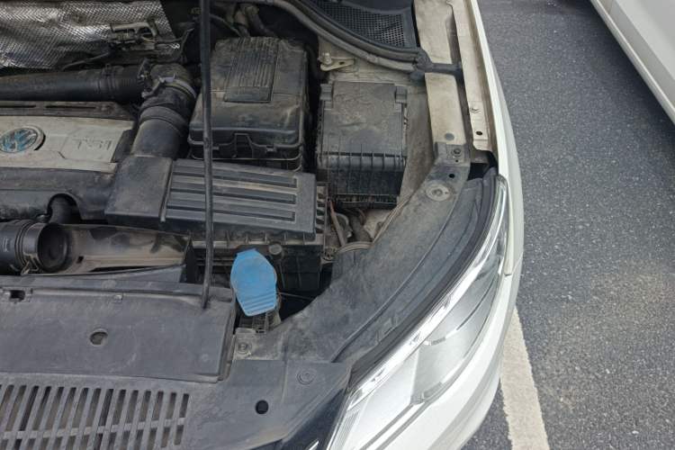 Used Volkswagen Tiguan 2012 1.8TSI Automatic Two-Wheel Drive Elite Edition Engine Bay Left