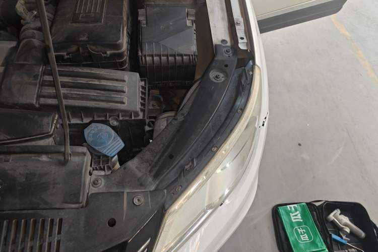 Used Volkswagen Tiguan 2012 2.0 TSI Automatic All-Wheel Drive Elite Edition Engine Bay Left