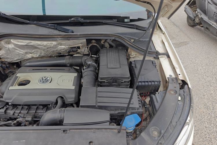 Used Volkswagen Tiguan 2012 1.8TSI Automatic Two-Wheel Drive Elite Edition Engine Bay Left