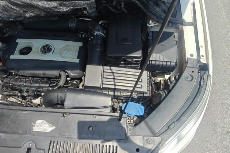 Used Volkswagen Tiguan 2012 2.0 TSI Automatic All-Wheel Drive Flagship Edition Engine Bay Left