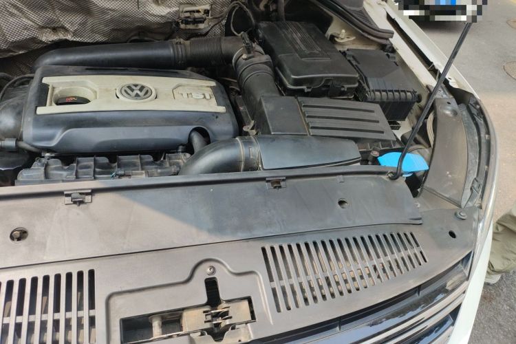 Used Volkswagen Tiguan 2012 1.8TSI Automatic All-Wheel Drive Elite Edition Engine Bay Left