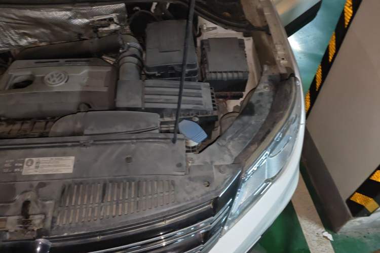 Used Volkswagen Tiguan 2012 1.8TSI Automatic All-Wheel Drive Fashion Edition Engine Bay Left