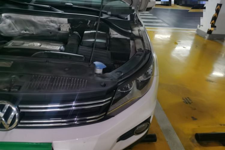 Used Volkswagen Tiguan 2012 2.0 TSI Comfort Edition Engine Bay Left