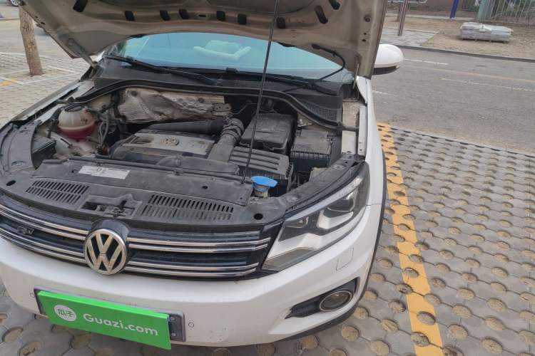 Used Volkswagen Tiguan 2012 2.0 TSI Luxury Edition Engine Bay Left