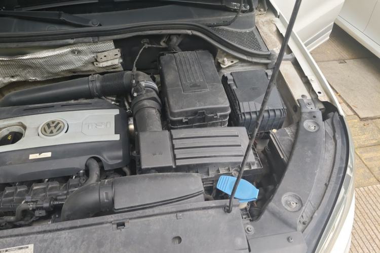 Used Volkswagen Tiguan 2012 2.0 TSI Luxury Edition Engine Bay Left