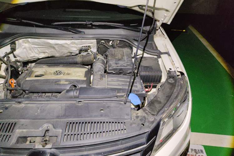 Used Volkswagen Tiguan 2012 1.8TSI Automatic Two-Wheel Drive Urban Edition Engine Bay Left