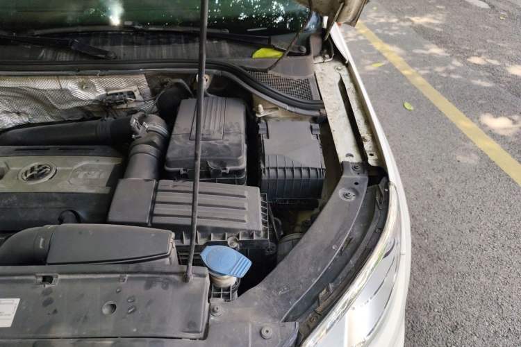 Used Volkswagen Tiguan 2012 1.8TSI Manual Two-Wheel Drive Urban Edition Engine Bay Left