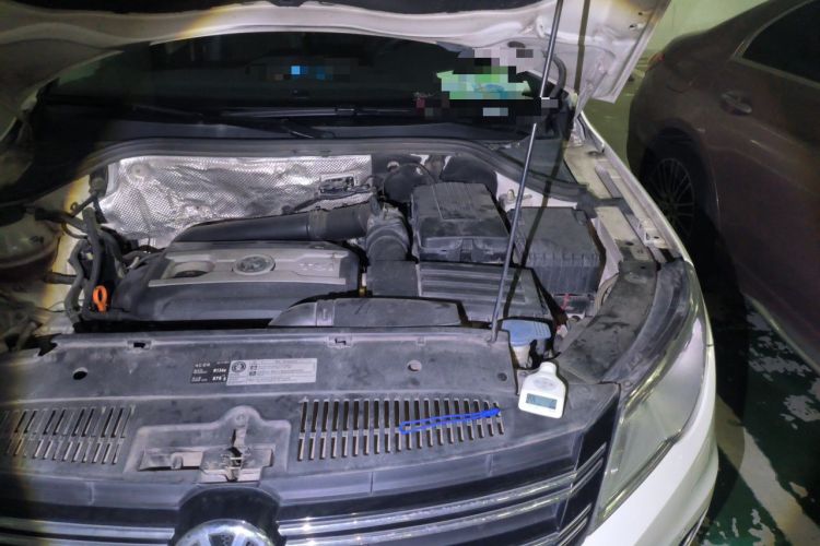 Used Volkswagen Tiguan 2012 2.0 TSI Automatic All-Wheel Drive Flagship Edition Engine Bay Left