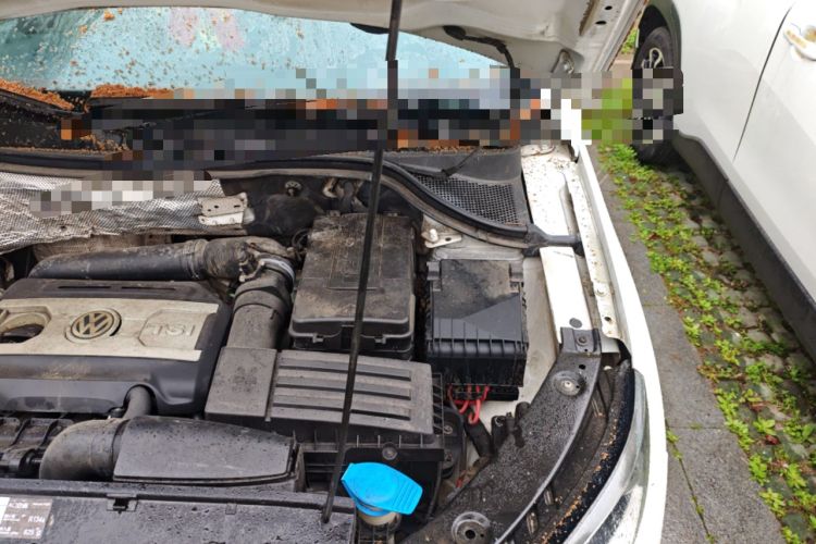 Used Volkswagen Tiguan 2012 2.0 TSI Comfort Edition Engine Bay Left