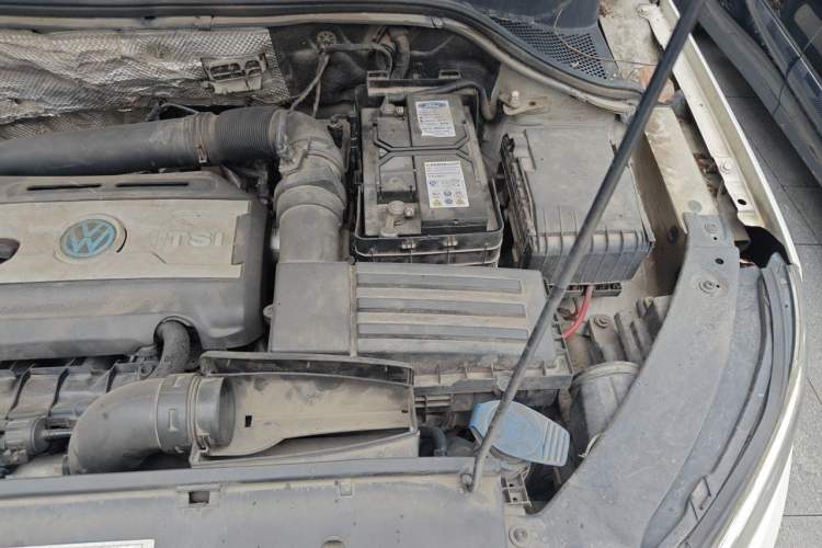 Used Volkswagen Tiguan 2012 1.8TSI Automatic All-Wheel Drive Fashion Edition Engine Bay Left