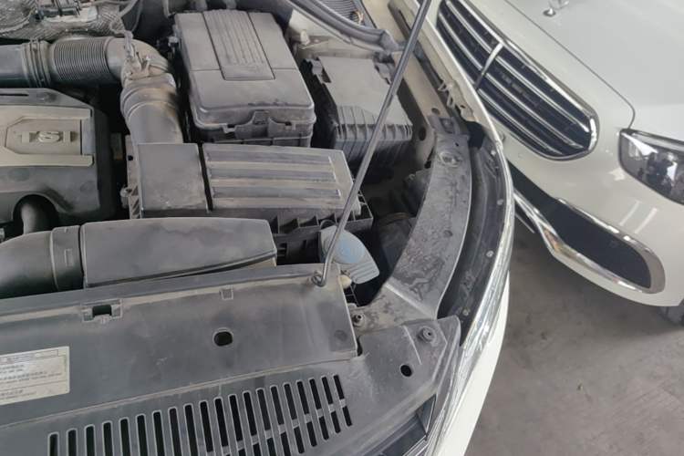 Used Volkswagen Tiguan 2012 1.8TSI Automatic All-Wheel Drive Elite Edition Engine Bay Left