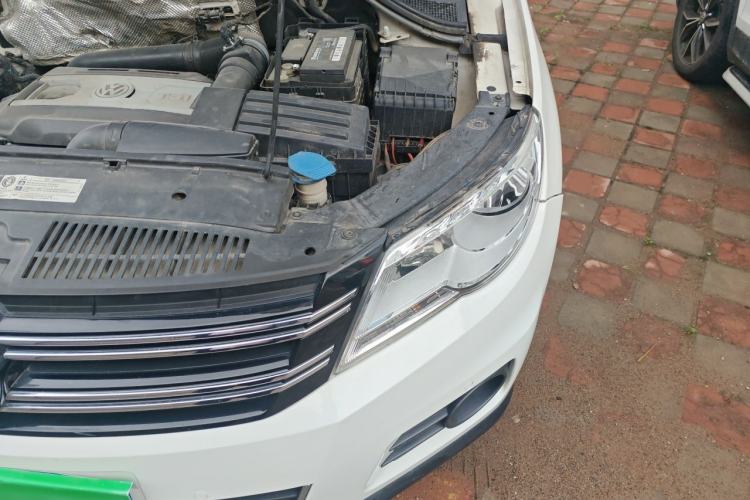 Used Volkswagen Tiguan 2012 1.8TSI Automatic Two-Wheel Drive Trend Edition Engine Bay Left
