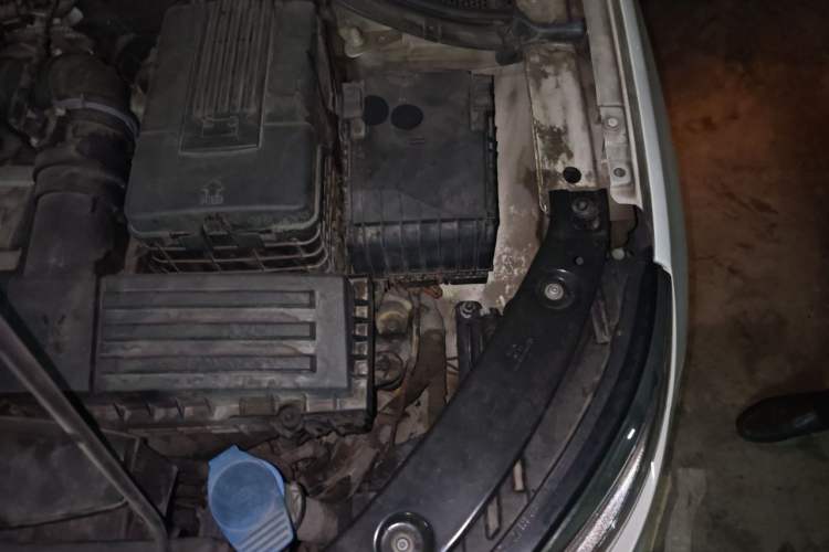 Used Volkswagen Tiguan 2012 2.0 TSI Comfort Edition Engine Bay Left