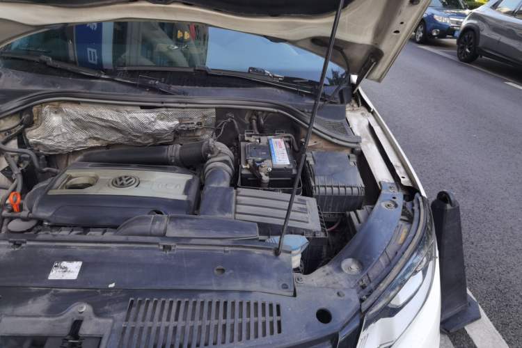 Used Volkswagen Tiguan 2012 1.8TSI Automatic Two-Wheel Drive Elite Edition Engine Bay Left