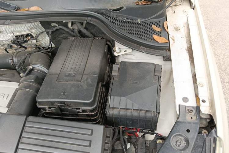 Used Volkswagen Tiguan 2012 1.8TSI Automatic All-Wheel Drive Fashion Edition Engine Bay Left
