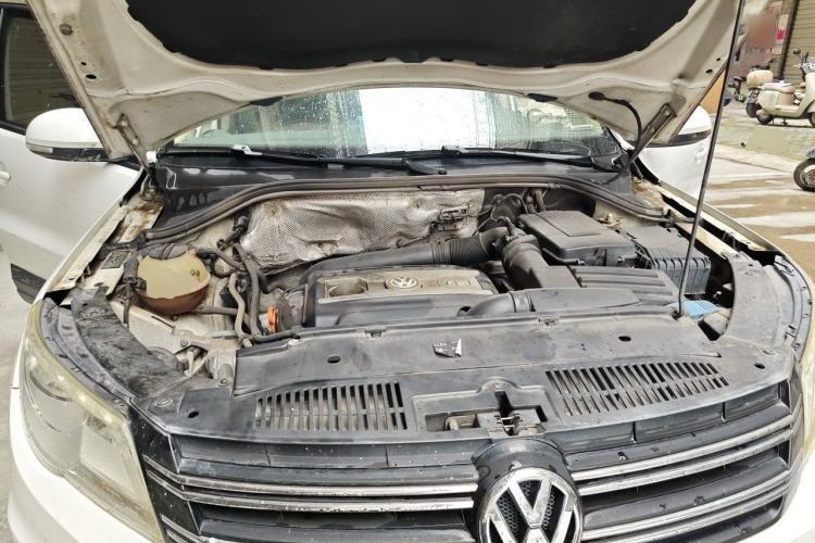 Used Volkswagen Tiguan 2012 1.8TSI Automatic Two-Wheel Drive Trend Edition Engine Bay