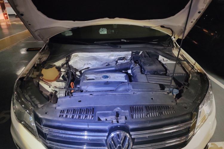 Used Volkswagen Tiguan 2012 1.8TSI Automatic All-Wheel Drive Elite Edition Engine Bay
