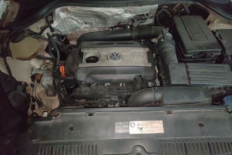 Used Volkswagen Tiguan 2012 1.8TSI Automatic Two-Wheel Drive Zhaoshi Edition Engine Bay