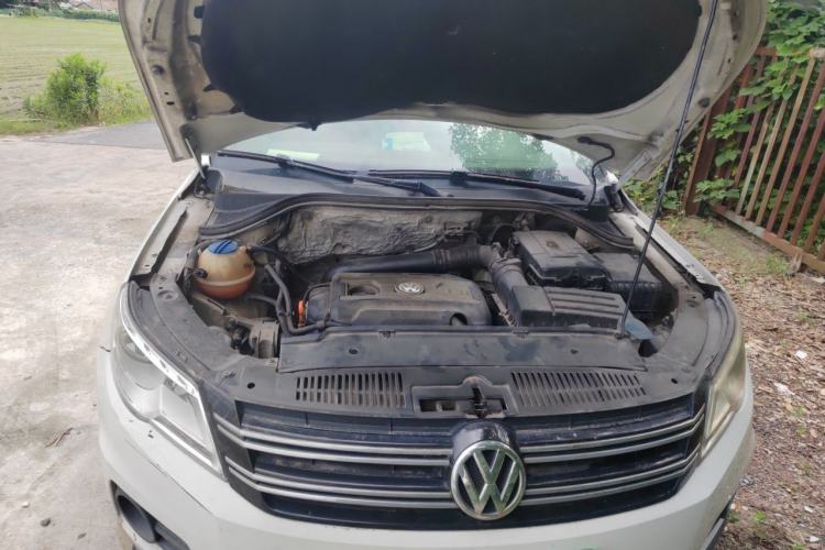 Used Volkswagen Tiguan 2012 1.8TSI Automatic Two-Wheel Drive Trend Edition Engine Bay