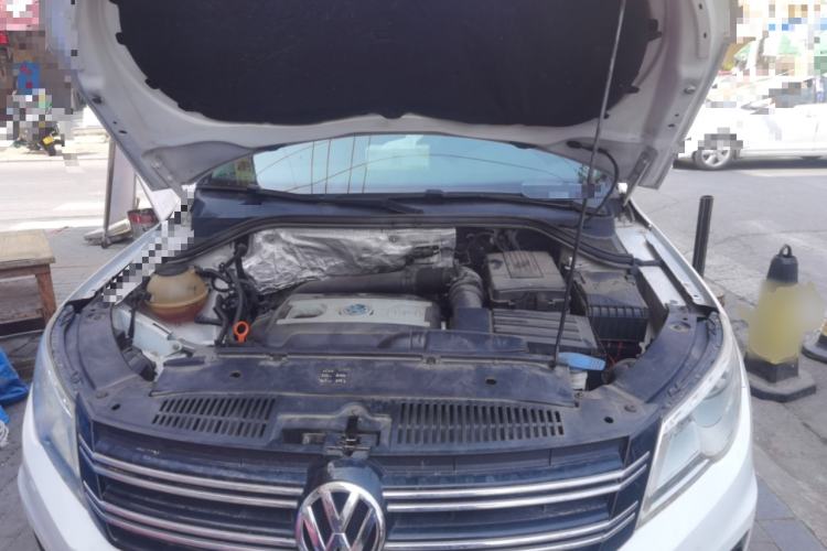 Used Volkswagen Tiguan 2012 1.8TSI Automatic Two-Wheel Drive Trend Edition Engine Bay