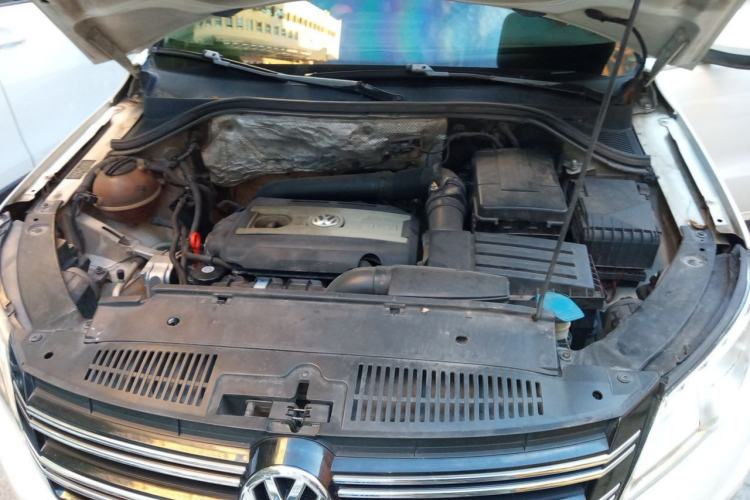 Used Volkswagen Tiguan 2012 2.0 TSI Automatic All-Wheel Drive Elite Edition Engine Bay