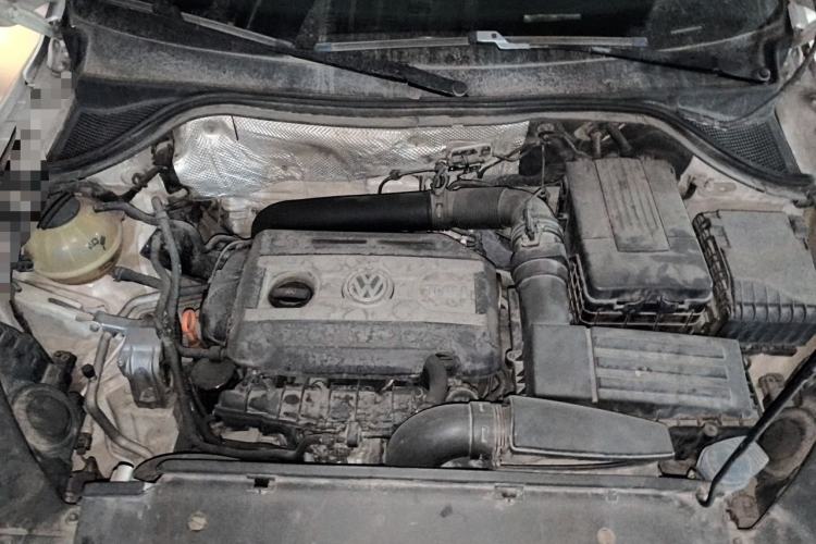 Used Volkswagen Tiguan 2012 2.0 TSI Automatic All-Wheel Drive Flagship Edition Engine Bay