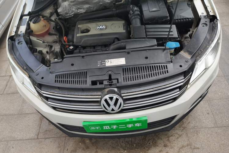 Used Volkswagen Tiguan 2012 2.0 TSI Automatic All-Wheel Drive Elite Edition Engine Bay