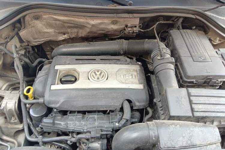 Used Volkswagen Tiguan 2012 2.0 TSI Comfort Edition Engine Bay