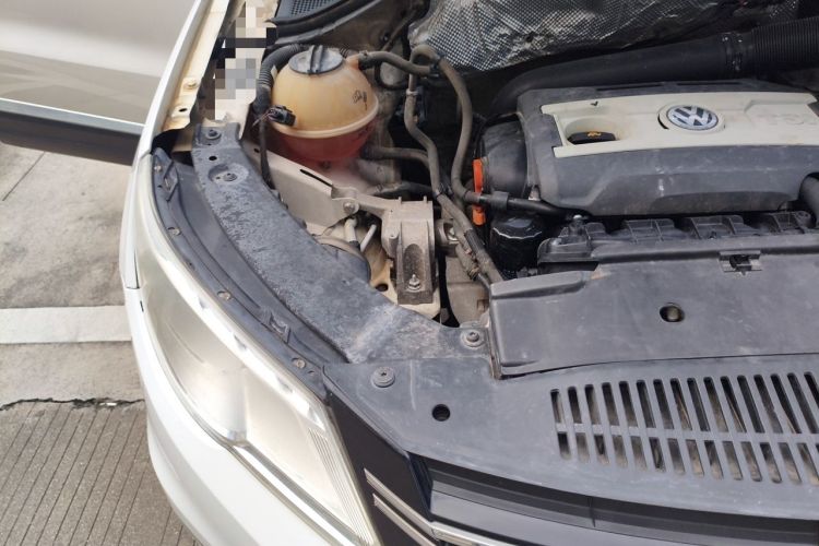 Used Volkswagen Tiguan 2012 2.0 TSI Automatic All-Wheel Drive Elite Edition Engine Bay Right