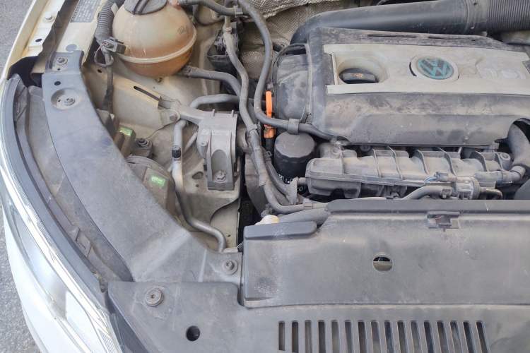 Used Volkswagen Tiguan 2012 1.8TSI Automatic All-Wheel Drive Elite Edition Engine Bay Right