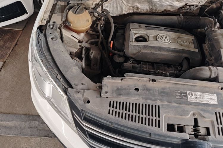 Used Volkswagen Tiguan 2012 1.8TSI Automatic All-Wheel Drive Elite Edition Engine Bay Right