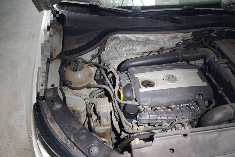 Used Volkswagen Tiguan 2012 2.0 TSI Comfort Edition Engine Bay Right