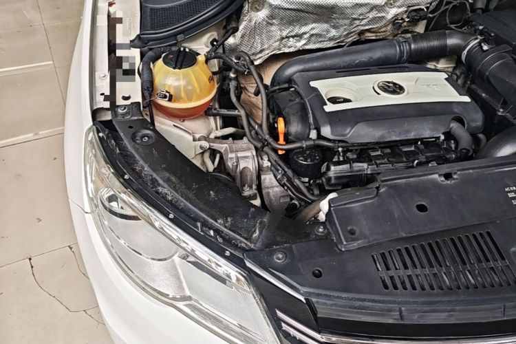 Used Volkswagen Tiguan 2012 1.8TSI Automatic All-Wheel Drive Fashion Edition Engine Bay Right