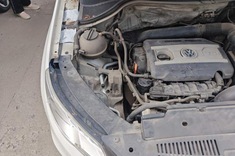 Used Volkswagen Tiguan 2012 1.8TSI Automatic Two-Wheel Drive Elite Edition Engine Bay Right