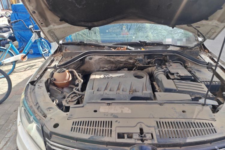 Used Volkswagen Tiguan 2012 2.0 TDI Comfort Edition Engine Bay Right